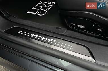 Лифтбек Audi e-tron GT 2021 в 