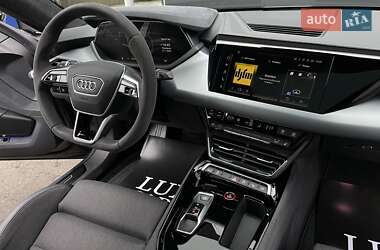 Лифтбек Audi e-tron GT 2021 в 
