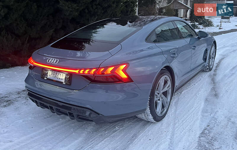 Лифтбек Audi e-tron GT 2022 в 