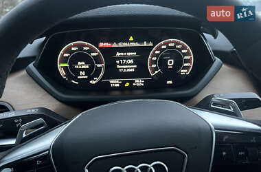 Лифтбек Audi e-tron GT 2022 в 