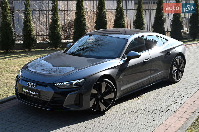 Лифтбек Audi e-tron GT 2021 в 