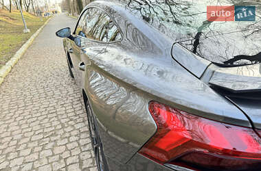 Лифтбек Audi e-tron GT 2021 в 