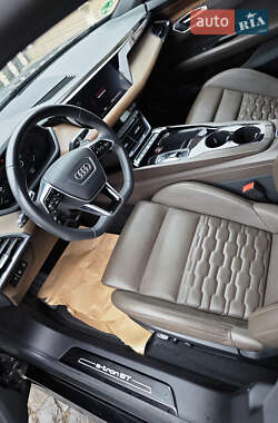 Лифтбек Audi e-tron GT 2021 в 