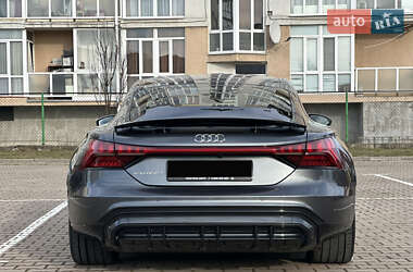 Лифтбек Audi e-tron GT 2021 в 