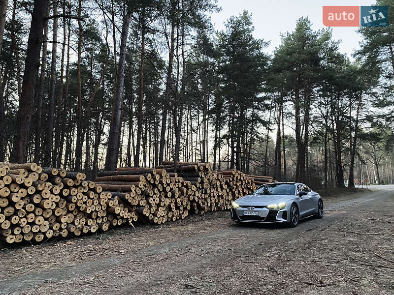 Лифтбек Audi e-tron GT 2021 в Нетешине