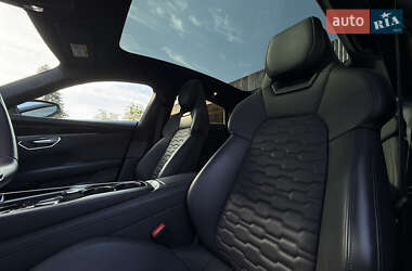 Лифтбек Audi e-tron GT 2021 в 