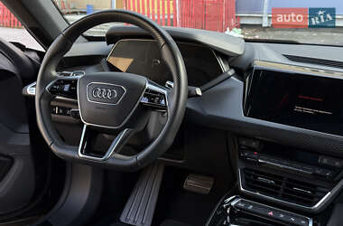 Лифтбек Audi e-tron GT 2021 в 