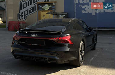 Лифтбек Audi e-tron GT 2021 в 