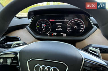Лифтбек Audi e-tron GT 2021 в 