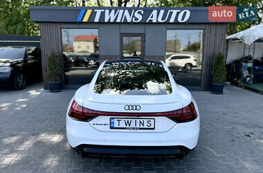 Лифтбек Audi e-tron GT 2022 в 