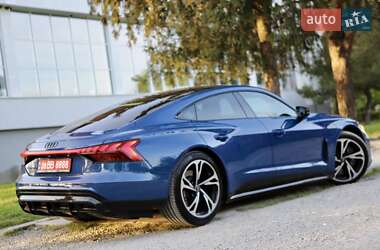Лифтбек Audi e-tron GT 2022 в 