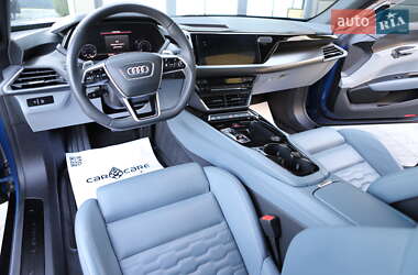 Лифтбек Audi e-tron GT 2022 в 