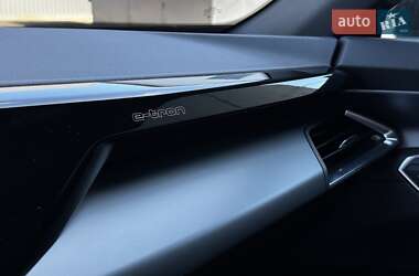 Лифтбек Audi e-tron GT 2022 в 