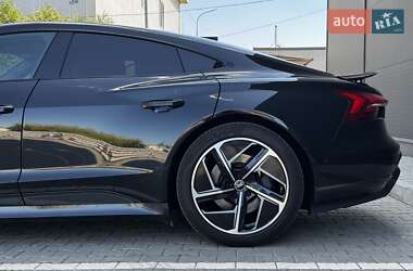 Лифтбек Audi e-tron GT 2022 в 