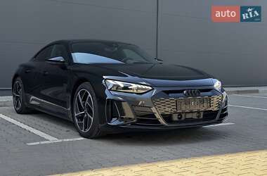 Лифтбек Audi e-tron GT 2022 в 