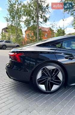 Лифтбек Audi e-tron GT 2022 в 