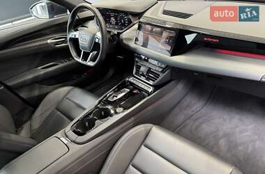 Лифтбек Audi e-tron GT 2021 в 