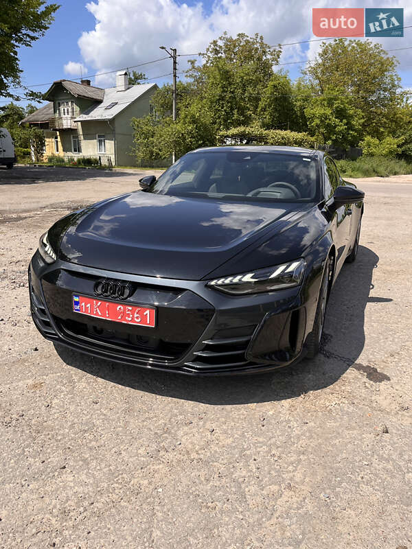 Лифтбек Audi e-tron GT 2023 в 