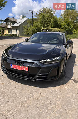 Лифтбек Audi e-tron GT 2023 в 