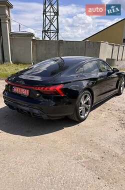 Лифтбек Audi e-tron GT 2023 в 