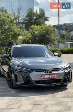 Лифтбек Audi e-tron GT 2022 в 