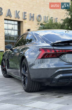 Лифтбек Audi e-tron GT 2022 в 