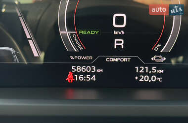 Лифтбек Audi e-tron GT 2021 в 