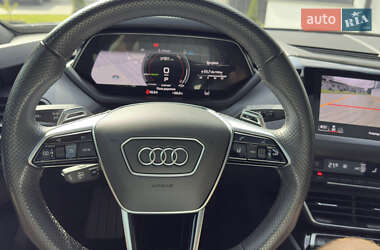 Лифтбек Audi e-tron GT 2021 в 