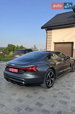 Лифтбек Audi e-tron GT 2021 в 