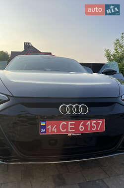 Лифтбек Audi e-tron GT 2021 в 
