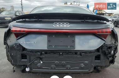 Лифтбек Audi e-tron GT 2022 в 