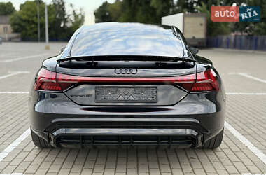 Лифтбек Audi e-tron GT 2021 в 