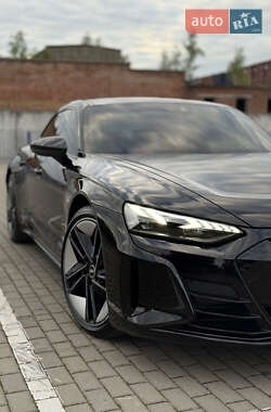 Лифтбек Audi e-tron GT 2021 в 