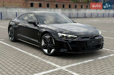 Лифтбек Audi e-tron GT 2021 в 