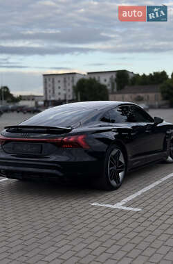 Лифтбек Audi e-tron GT 2021 в 