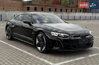 Лифтбек Audi e-tron GT 2021 в 