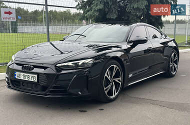 Лифтбек Audi e-tron GT 2024 в 