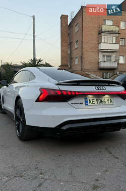 Ліфтбек Audi e-tron GT 2021 в 