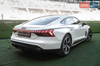 Ліфтбек Audi e-tron GT 2021 в 