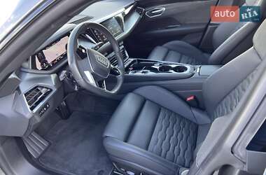 Лифтбек Audi e-tron GT 2021 в 