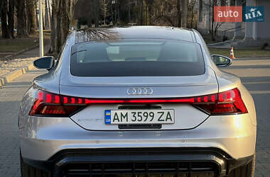 Лифтбек Audi e-tron GT 2022 в 