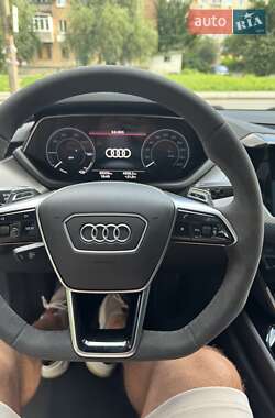 Лифтбек Audi e-tron GT 2022 в 