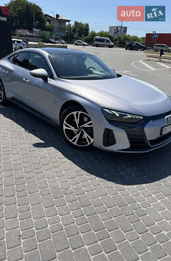 Лифтбек Audi e-tron GT 2021 в 
