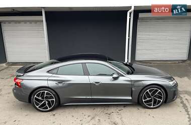 Ліфтбек Audi e-tron GT 2021 в 