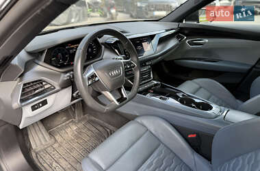 Лифтбек Audi e-tron GT 2022 в 