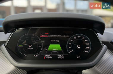 Лифтбек Audi e-tron GT 2022 в 