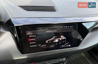 Лифтбек Audi e-tron GT 2022 в 