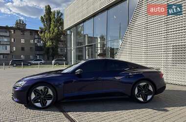 Купе Audi e-tron GT 2024 в 
