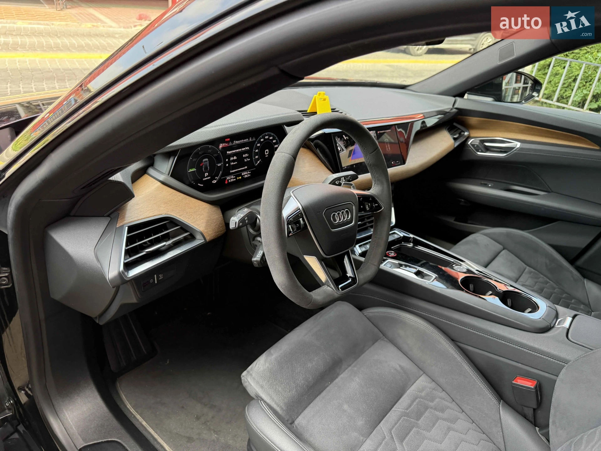 2022 Audi e-tron GT - мініатюра 13