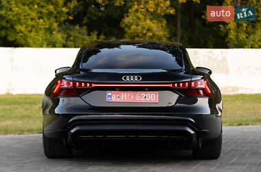 Лифтбек Audi e-tron GT 2022 в 